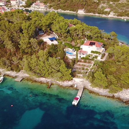 Waterfront Villa With Pool ヴェラ・ルカ エクステリア 写真