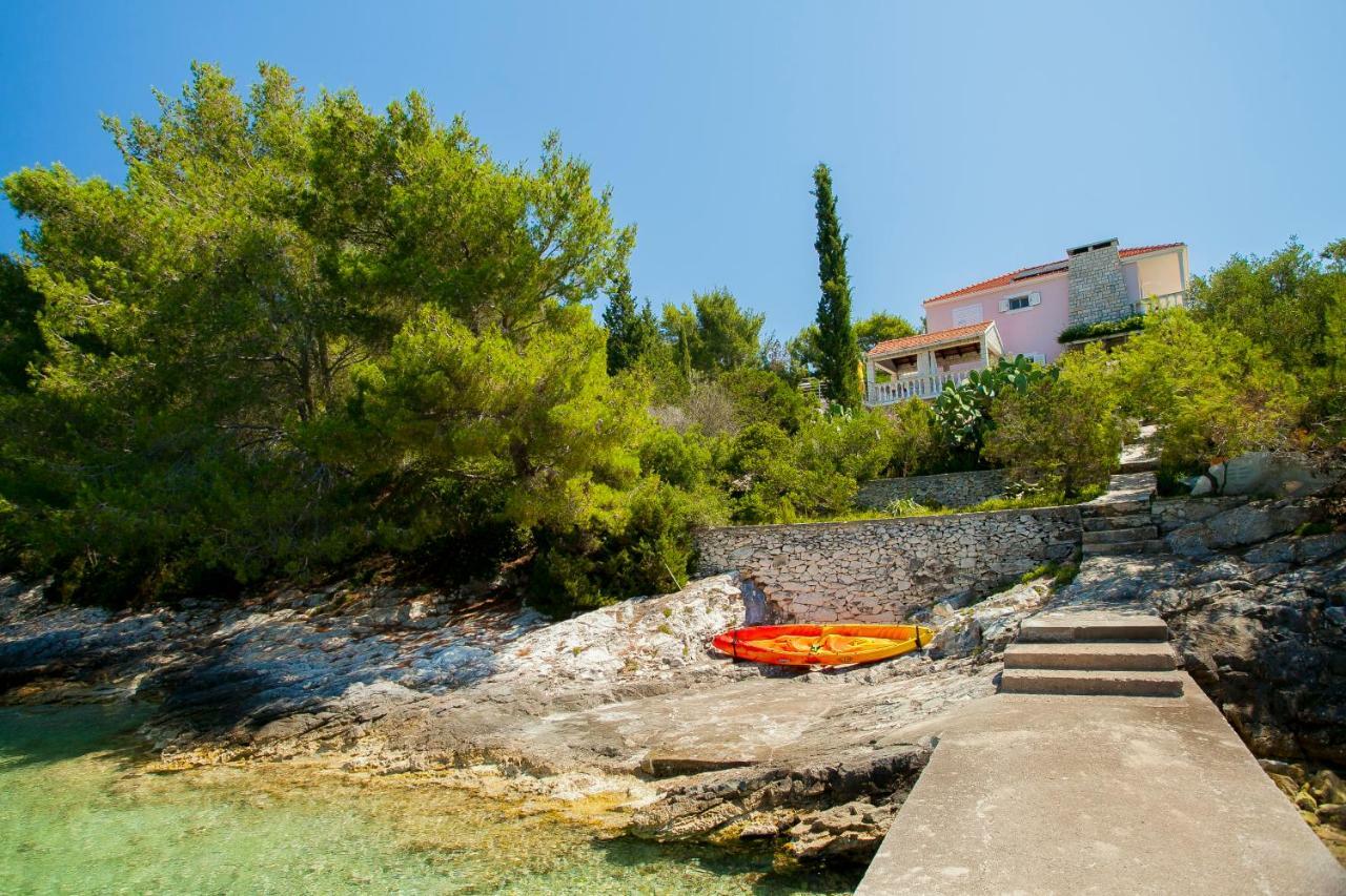 Waterfront Villa With Pool ヴェラ・ルカ エクステリア 写真