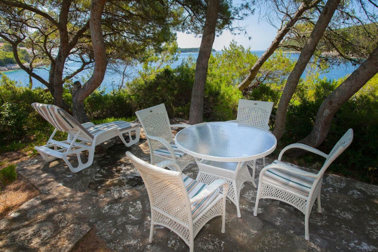 Waterfront Villa With Pool ヴェラ・ルカ エクステリア 写真