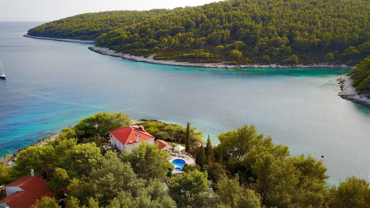 Waterfront Villa With Pool ヴェラ・ルカ エクステリア 写真