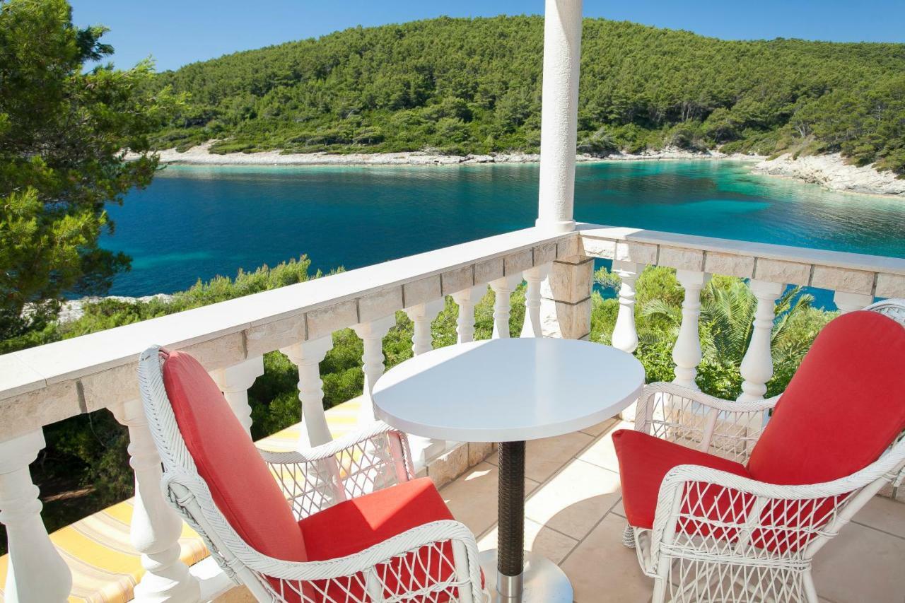 Waterfront Villa With Pool ヴェラ・ルカ エクステリア 写真